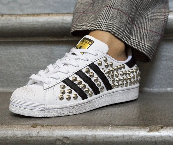 Sneakers personalizzate LA1970 – Adidas Superstar Total Borchie