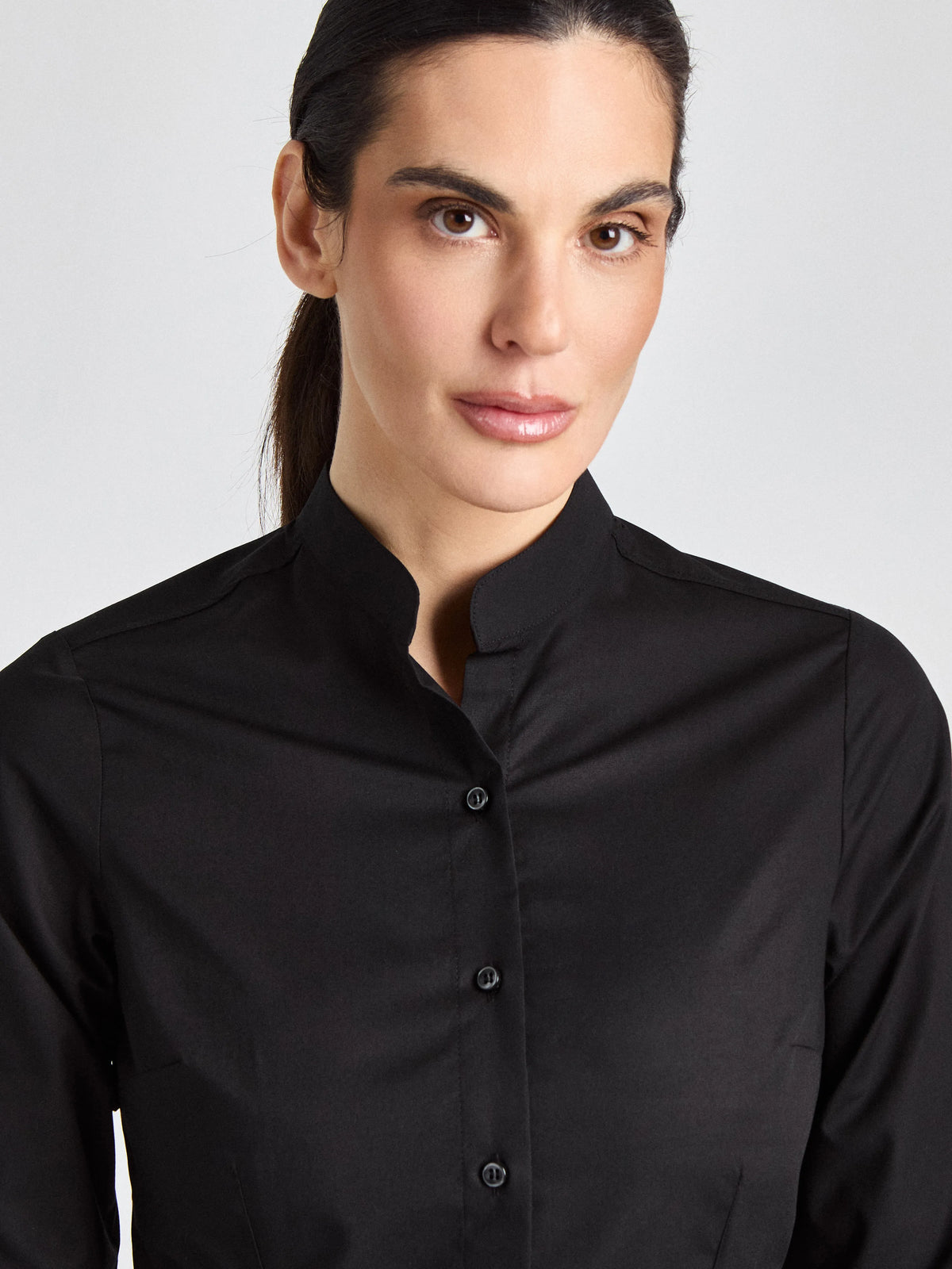 Bluse Corvara Lady mit Stehkragen – schwarz – Farbcode 1011 – Bild 2