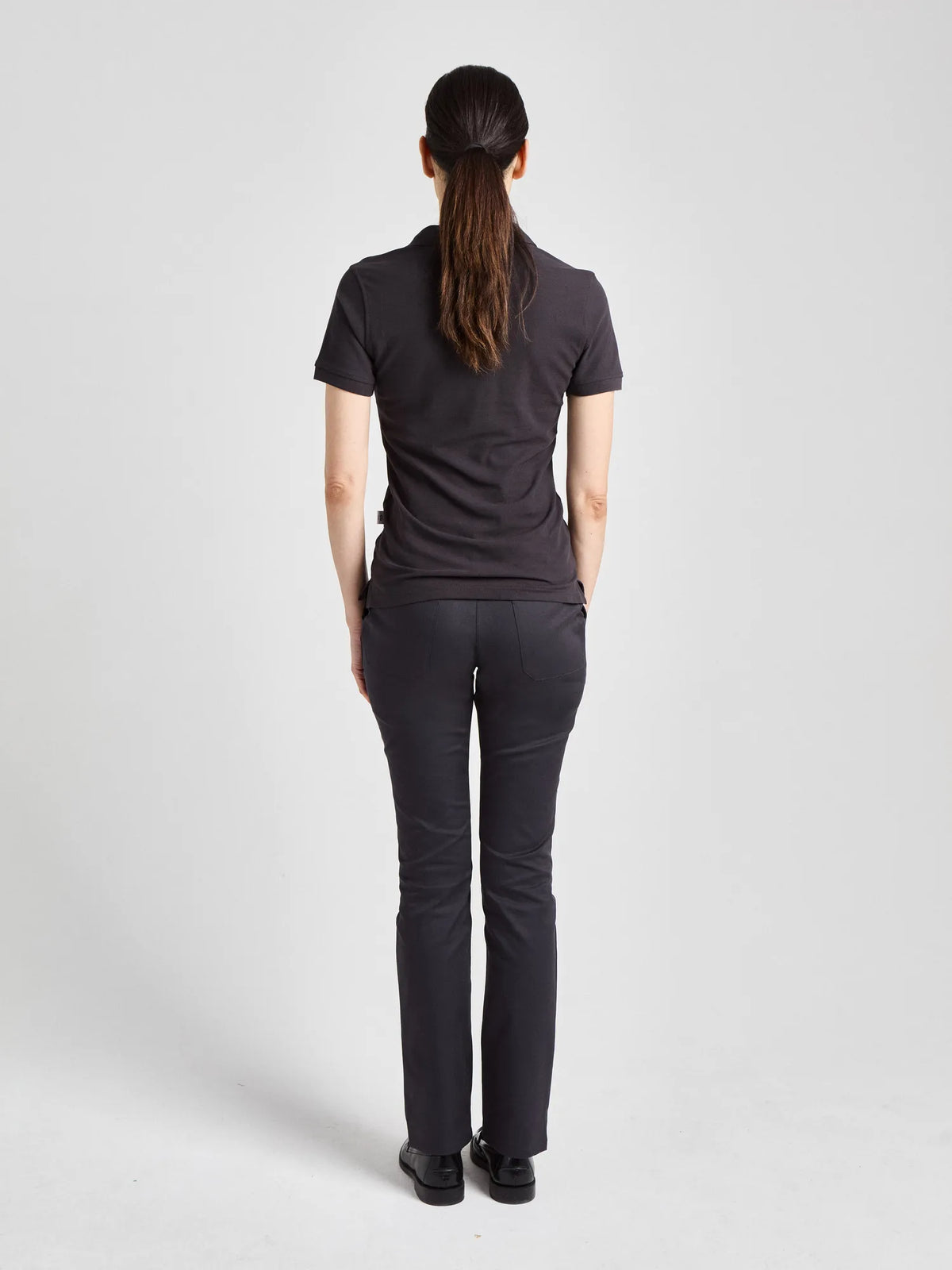 Poloshirt Susa Lady mit offener Knopfleiste – anthrazit – Farbcode 1001 – Bild 4