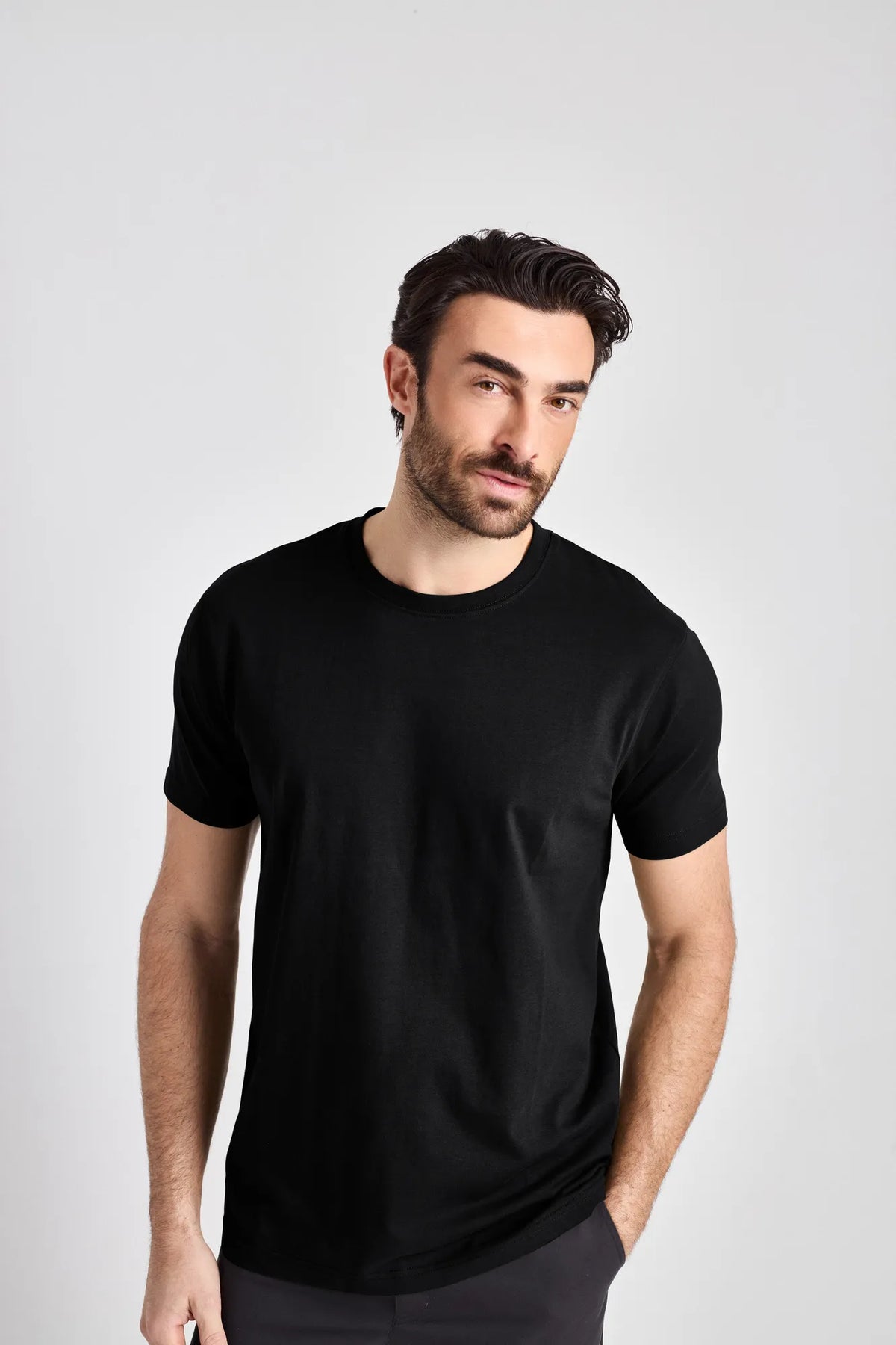T-Shirt Taranto Man mit Rundhalsausschnitt – schwarz – Farbcode 1011 – Bild 1
