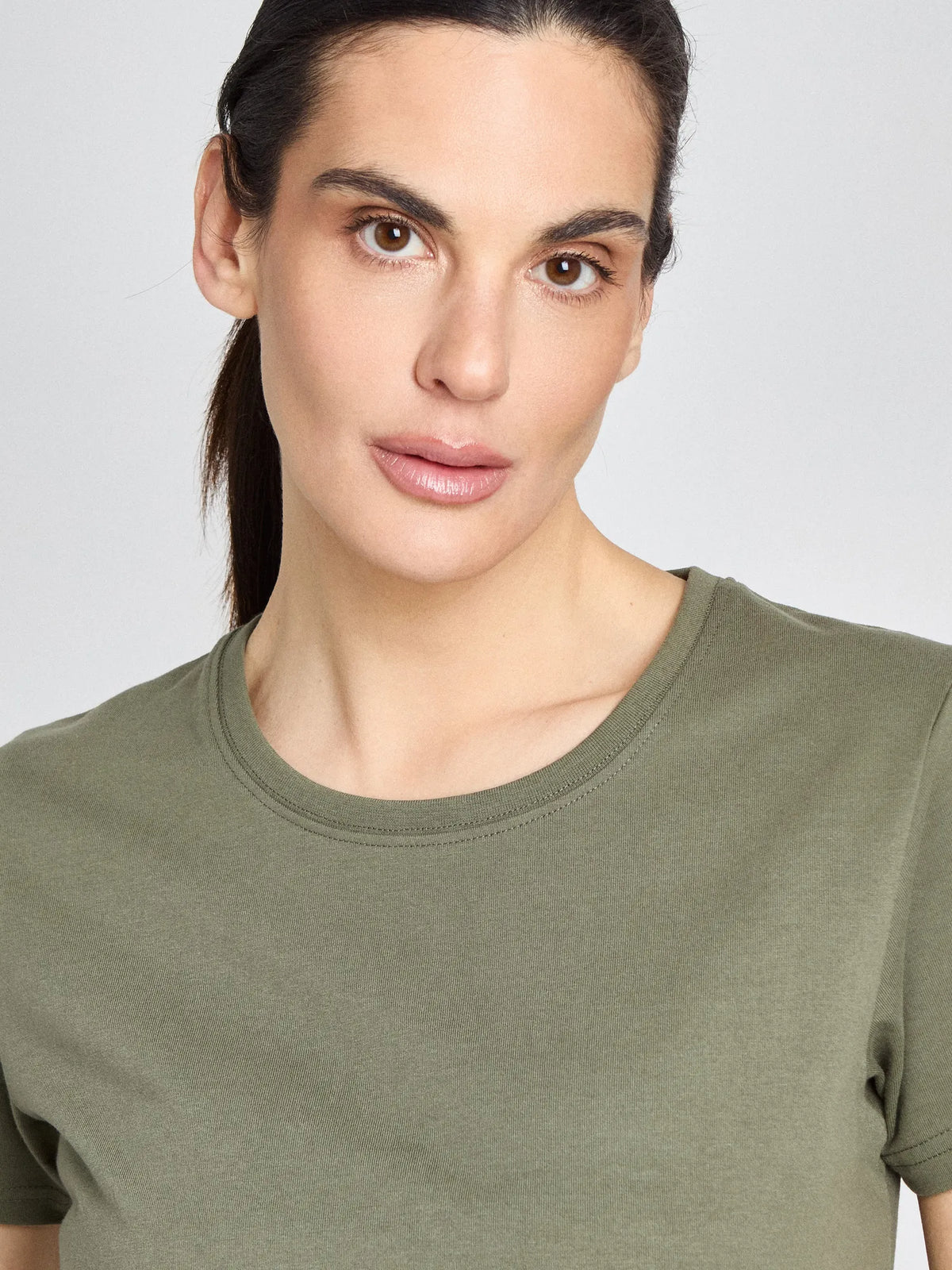 T-Shirt Ragusa Lady mit Rundhalsausschnitt – olive – Farbcode 6017 – Bild 2