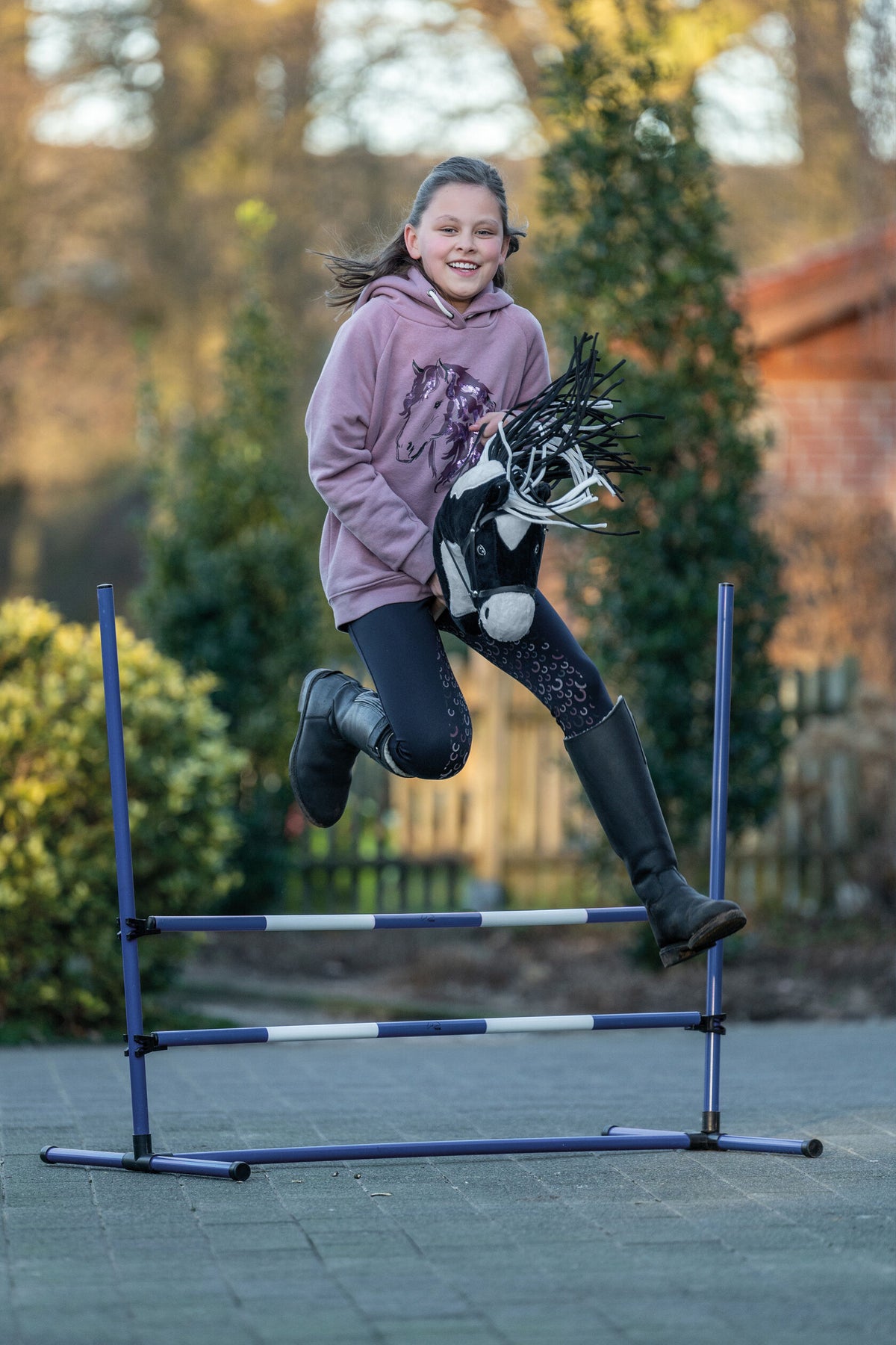 Sprung-Set Hobby Horsing – Sprungstangen können auf beide Seiten fallen – Bild 15