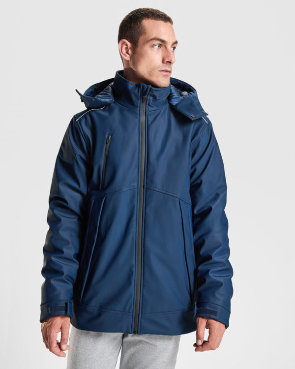PARKAS EMIN – aus Hauptstoff: 78 % Polyester, 22 % wasserdichtes und atmungsaktives Elasthan. 3 Lagen und auf der Innenseite gebürstet.Innenbereich: 100 % Polyester.Futter: 100 % Polyester mit Polyamid-Touch.570 g/m². – Bild 2