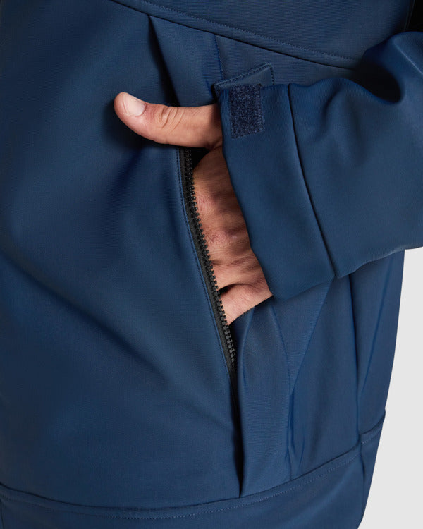 PARKAS EMIN – aus Hauptstoff: 78 % Polyester, 22 % wasserdichtes und atmungsaktives Elasthan. 3 Lagen und auf der Innenseite gebürstet.Innenbereich: 100 % Polyester.Futter: 100 % Polyester mit Polyamid-Touch.570 g/m². – Bild 4