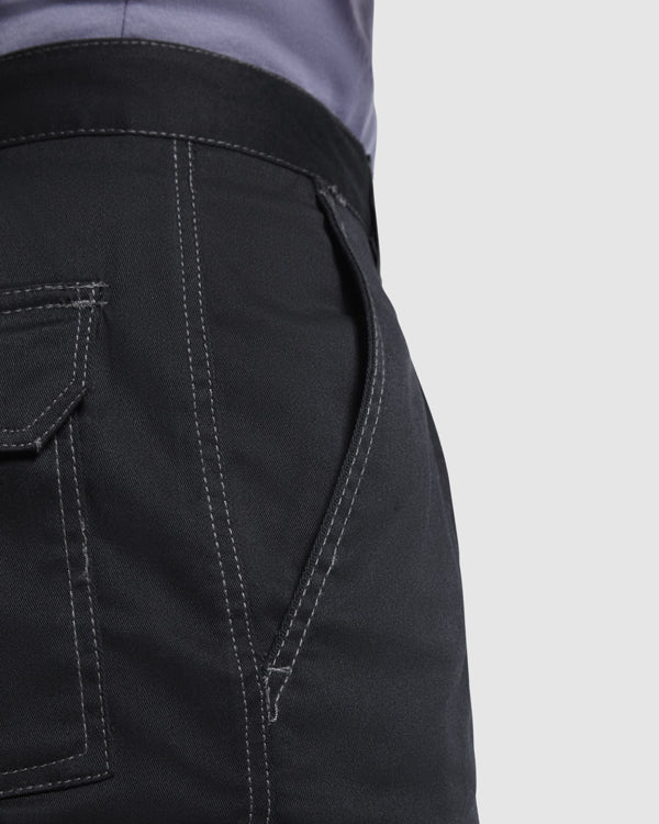 BERMUDA SHORTS VITARA – aus 65 % Polyester / 33 % Baumwolle / 2 % Elasthan, Twill, 250 g/m². – Bild 3