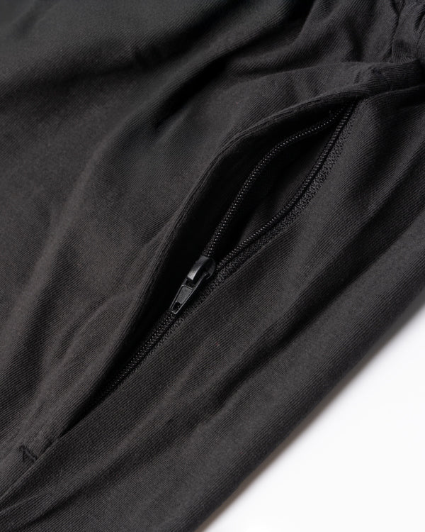 HOSEN CORIA – aus 100% Baumwolle, glatt gestrickt, 225 g/m². Farbe 58 Vigoré grau: 85% Baumwolle / 15% Viskose. – Bild 4