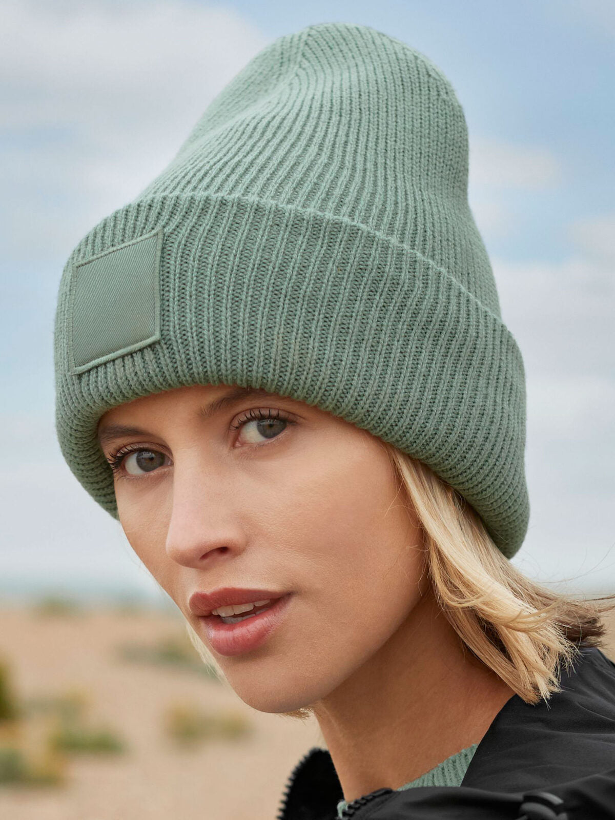 Beanies Deep Cuffed Tonal Patch Beanie  bestickbar und bedruckbar – LA1970