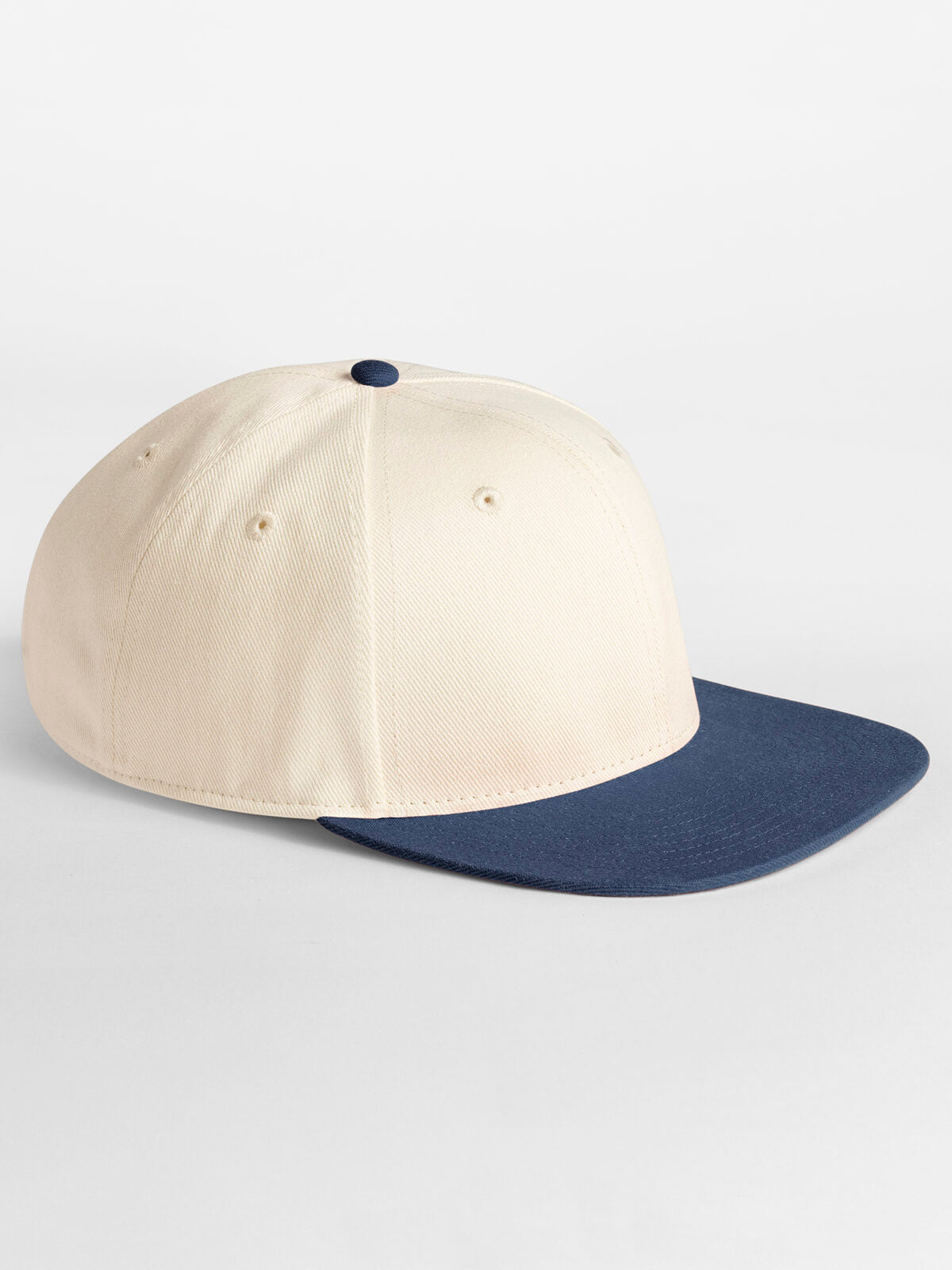 Baseball Caps Contrast Flat Peak 6 Panel Cap natural/Marineblau bestickbar und bedruckbar – LA1970