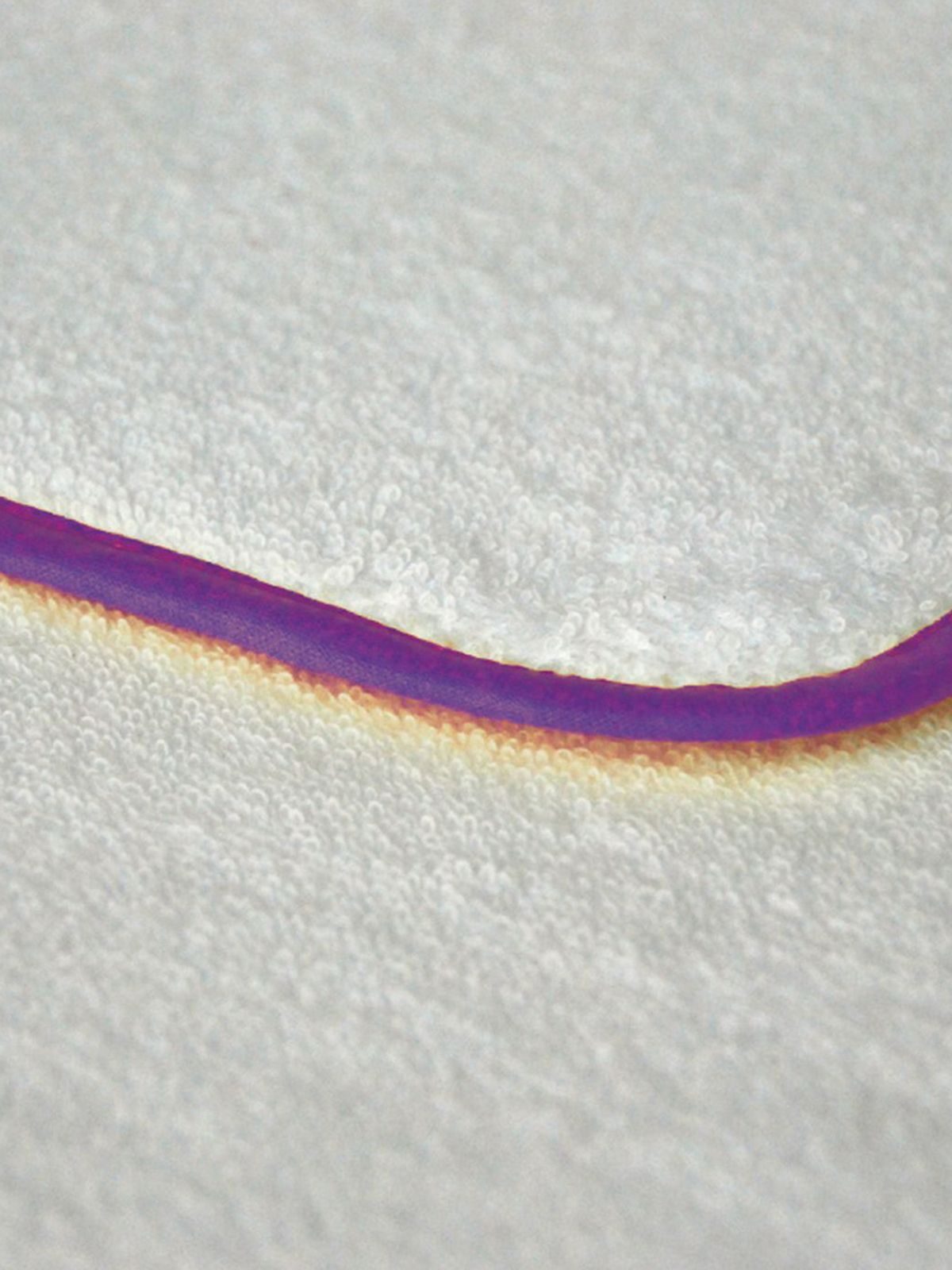 Piped Terry Kids Towel with Hood 75x75 Kinder Handtuch – Bear Dream – Farbe white/viola – individuell veredelbar