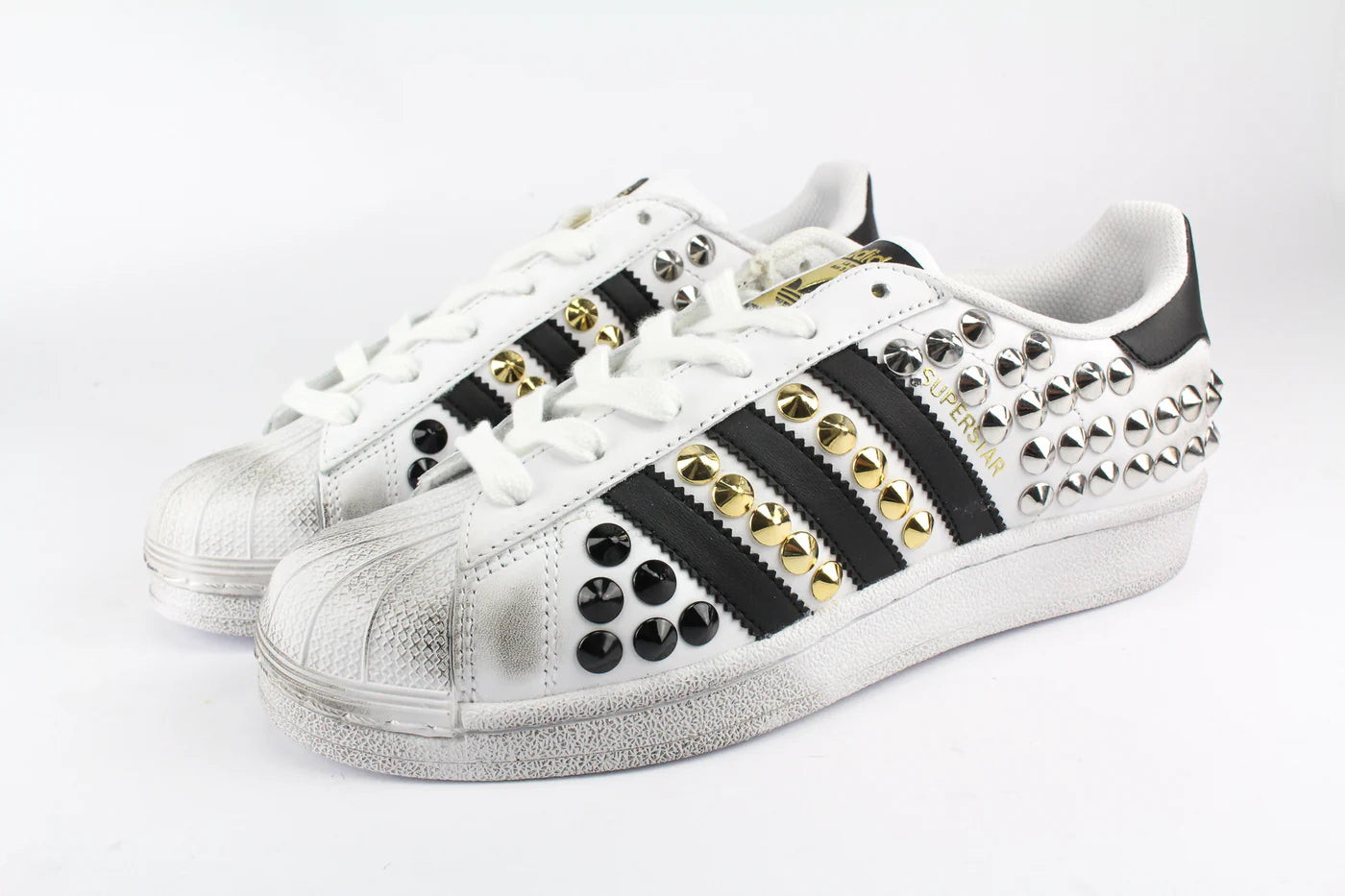 Sneakers personalizzate LA1970 – Adidas Superstar Total Borchie Tris