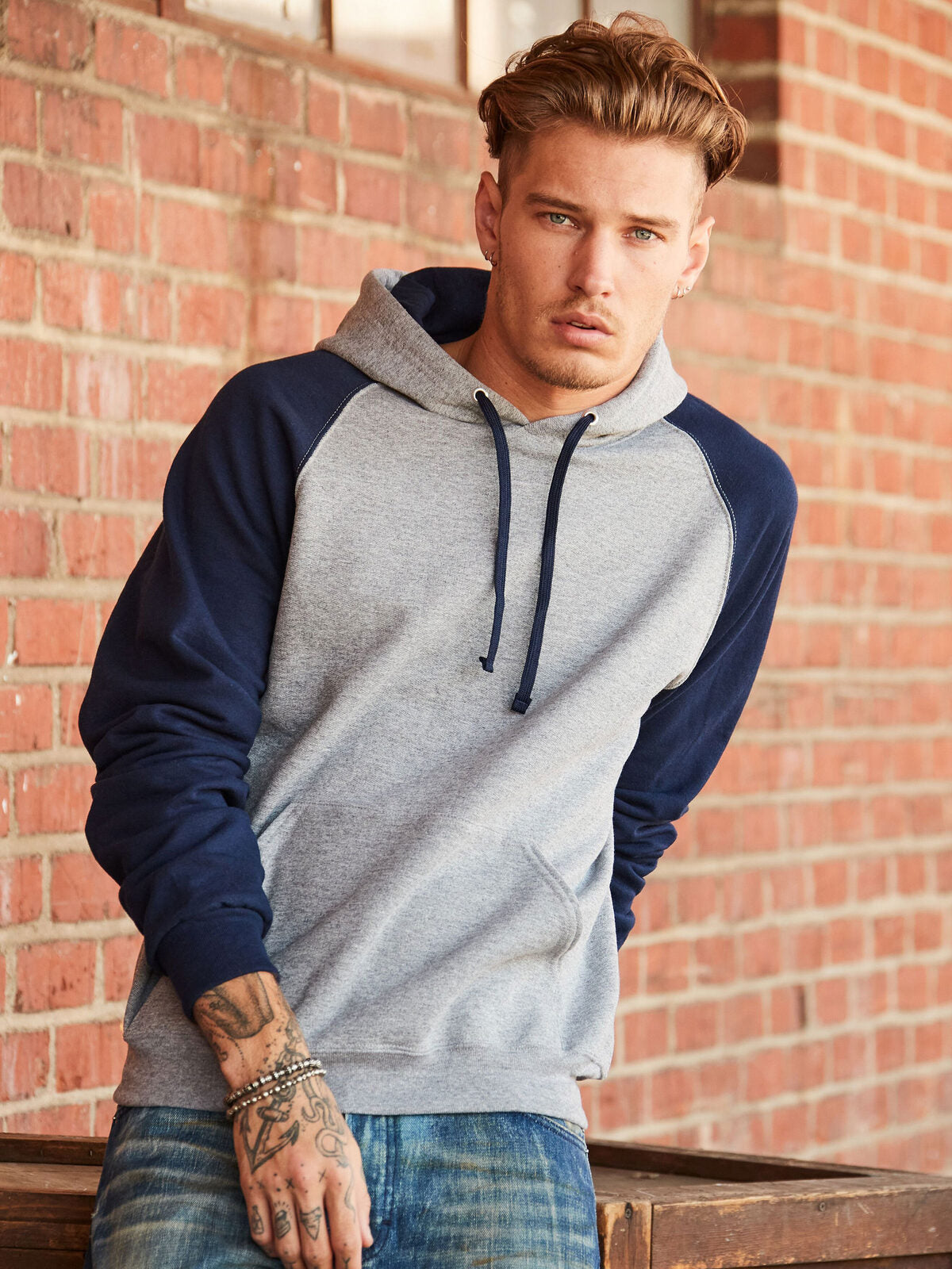 NuBlend Colour Block Raglan Hooded Sweatshirt Sweatshirt / Hoodie – Jerzees – Farbe Oxford/True Red – individuell veredelbar