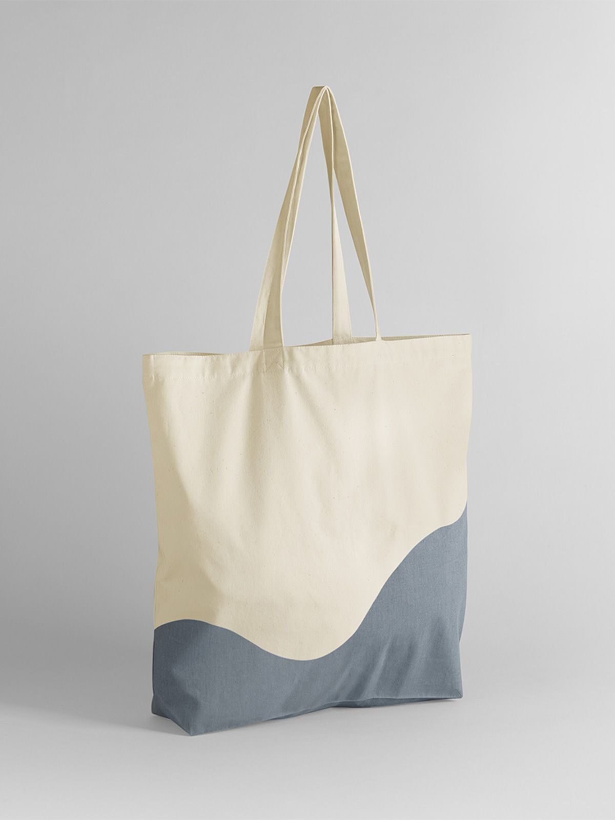 Organic Cotton Wave Print Maxi Tote Herren Tasche / Rucksack – Westford Mill – Farbe natural/blue grey – individuell veredelbar
