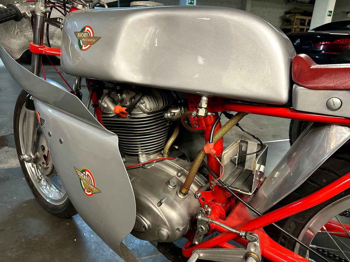 Originalfoto Ducati – Detail 4 (Belichtung optimiert)