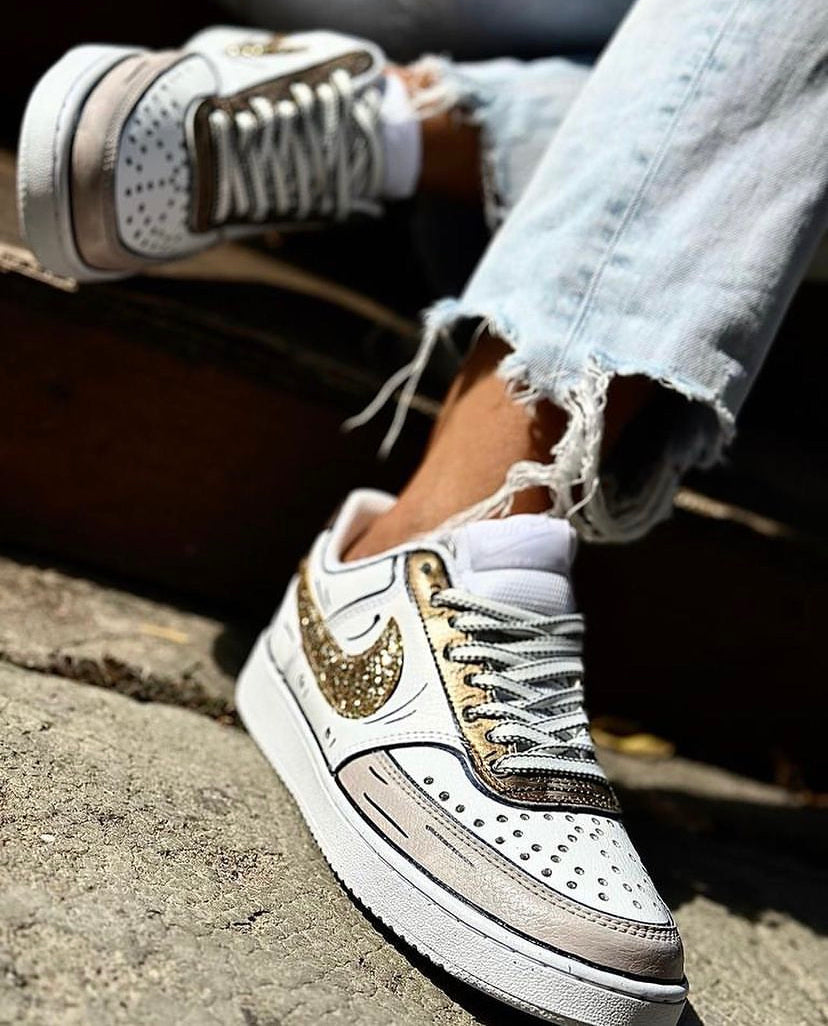 LA1970 Custom Sneakers – Court Vision Cartoons Brown & Glitter – Originalansicht 3